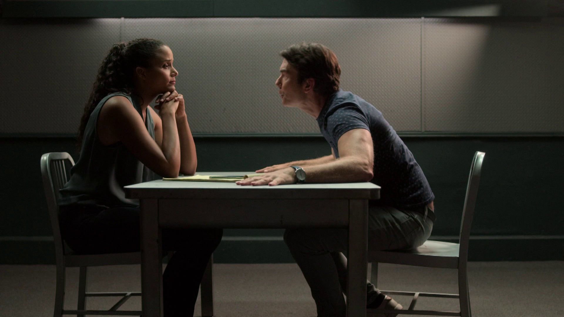 Картер — s02e09 — Harley Doesn't Get His Man
