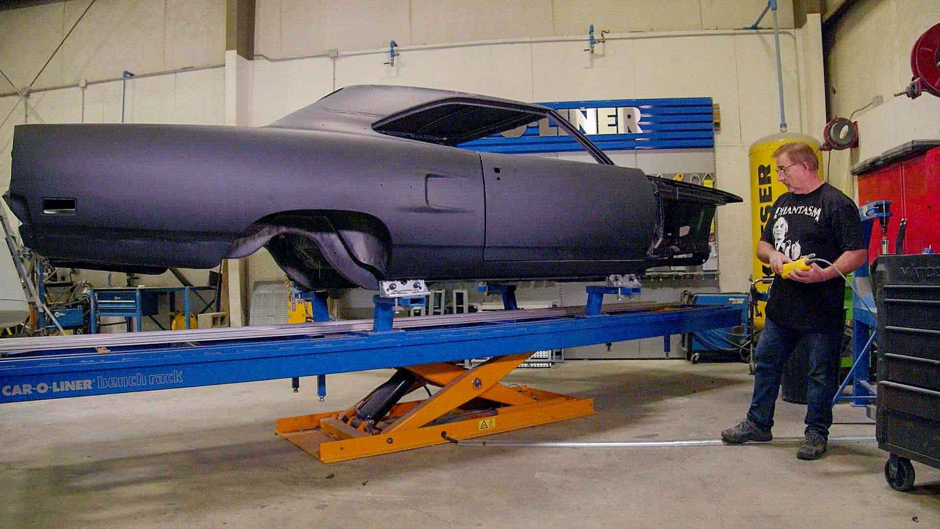 Graveyard Carz — s13e01 — Previous Sins