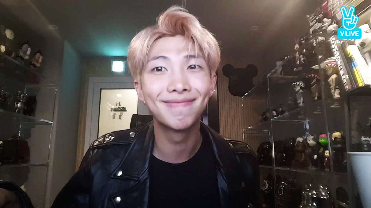 <b>BTS</b> on V App - s03e56 - RM: LOVE YOURSELF 承 &apos;Her&apos; <b>Behind</b>.