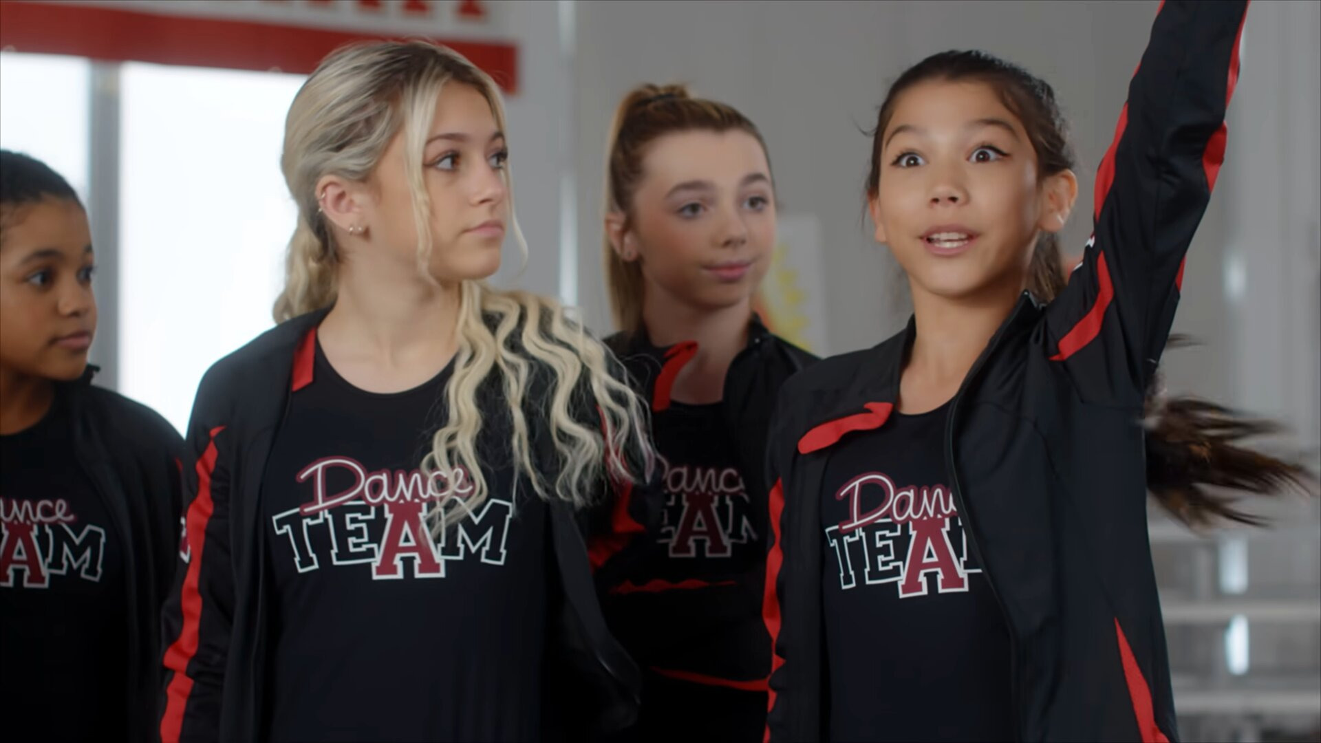 Chicken Girls — s08e02 — Decisions, Decisions