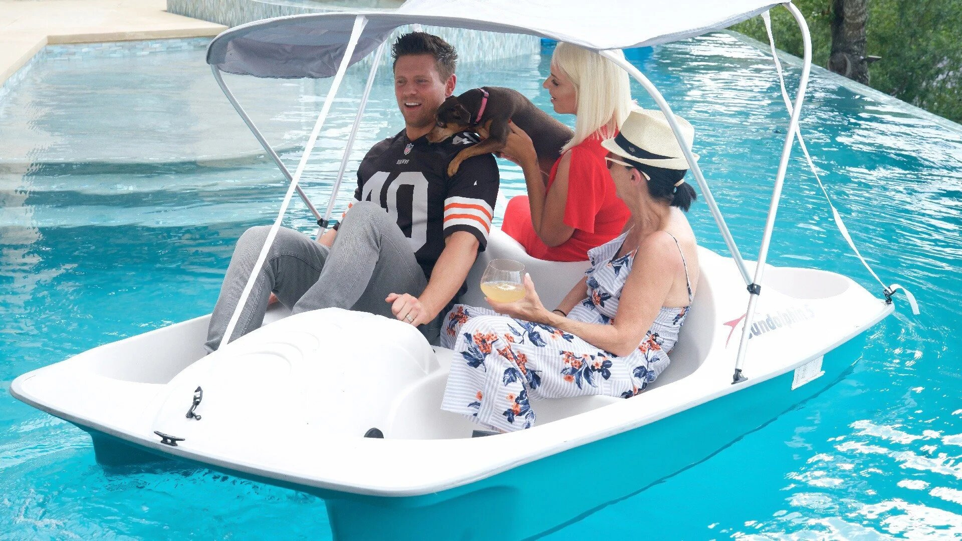 Miz & Mrs — s01e10 — Shop 'Til You Draft