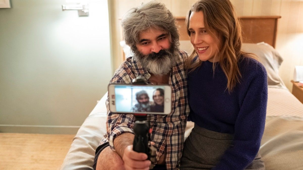 Комната 104 — s02e07 — The Man and the Baby and the Man