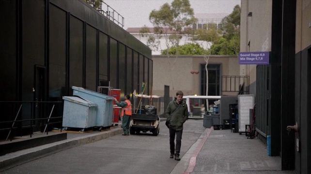 Togetherness — s01e02 — Handcuffs