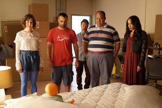 Последний человек на Земле — s03e08 — Whitney Houston, We Have a Problem