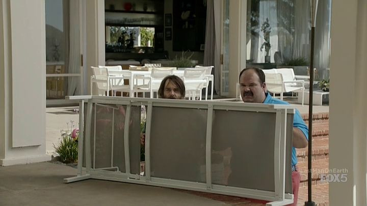 Последний человек на Земле — s02e06 — A Real Live Wire