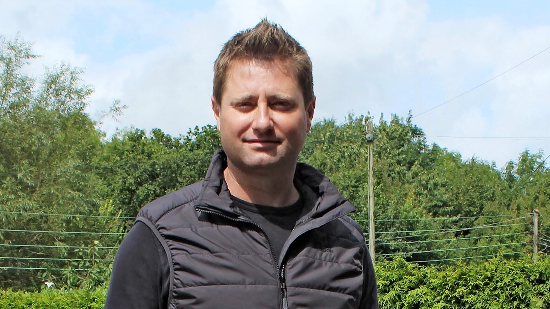 Ugly House to Lovely House with George Clarke — s02e06 — East Sussex