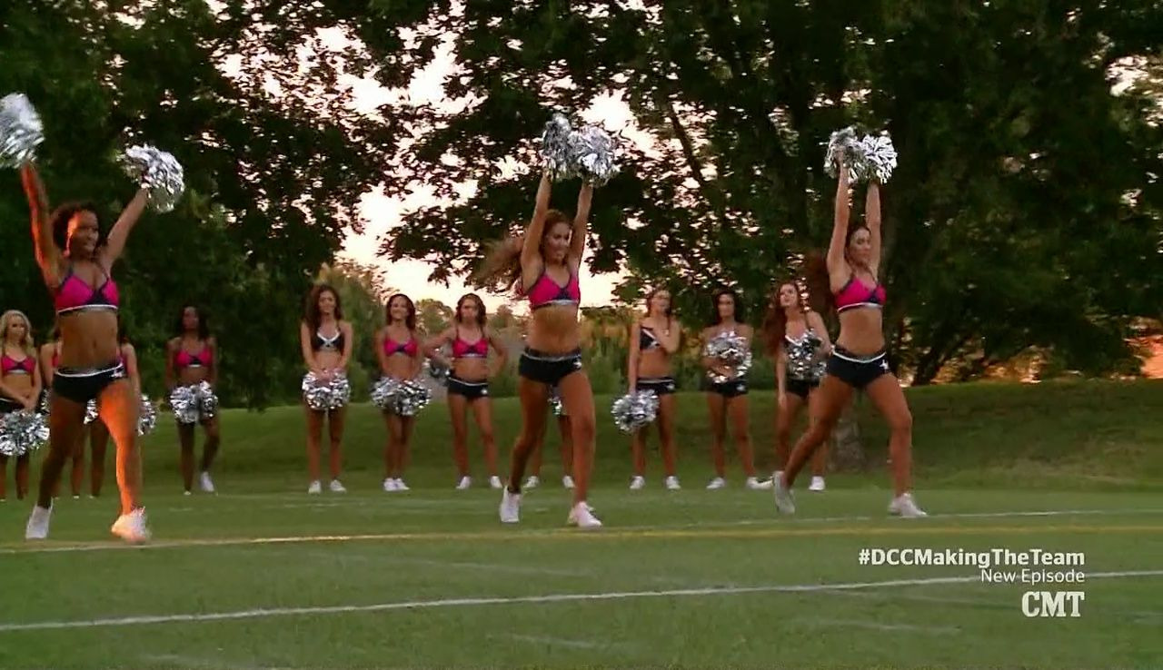 Dallas Cowboys Cheerleaders: Making the Team — s11e07 — Rehearsals with the Stars