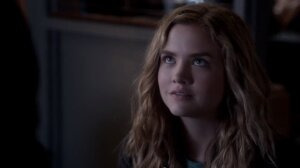 Twisted — s01e04 — Sleeping with the Frenemy