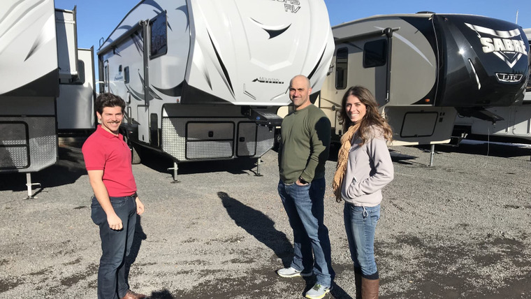 Going RV — s07e10 — Fifth-Wheel Downsizing