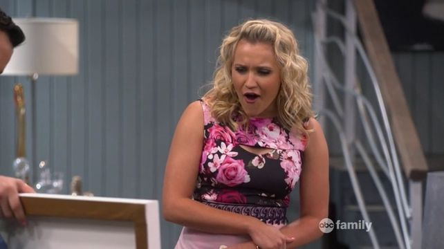 Young & Hungry — s02e04 — Young & Old
