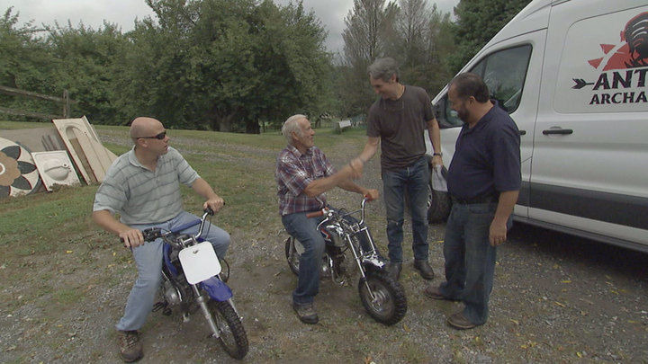 American Pickers — s14e13 — What's Inside the Vault?
