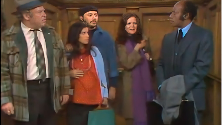 Все в семье — s02e14 — The Elevator Story