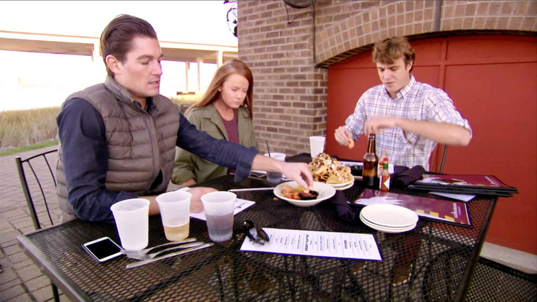 Southern Charm — s04e09 — Guess Who's Coming to Lunch