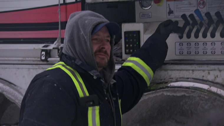 Heavy Rescue: 401 — s07e02 — Snow Screws Everything Up