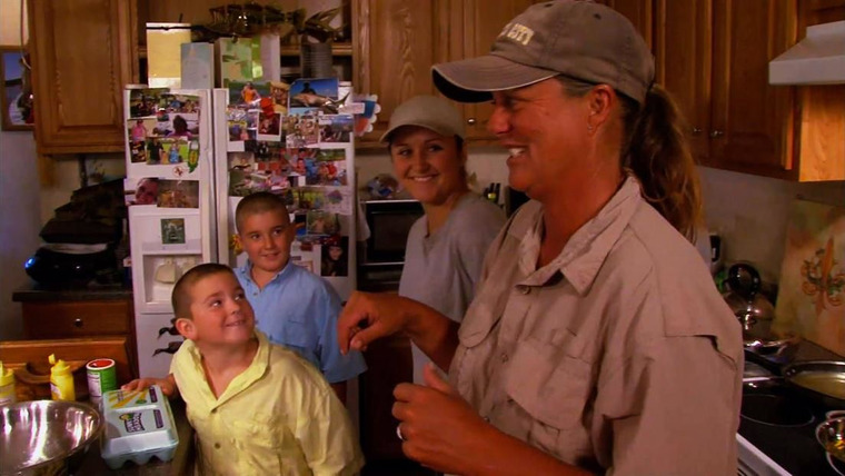 Swamp People: After the Hunt — s01e05 — Family Froggin'