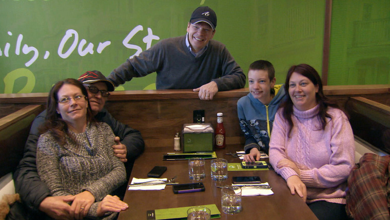 Wahlburgers — s03e09 — Grand Opening, Eh?