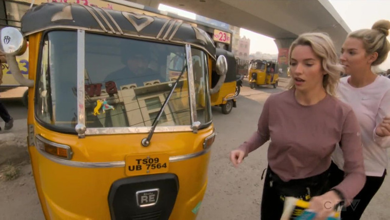 The Amazing Race — s32e08 — Are You a Rickshaw?