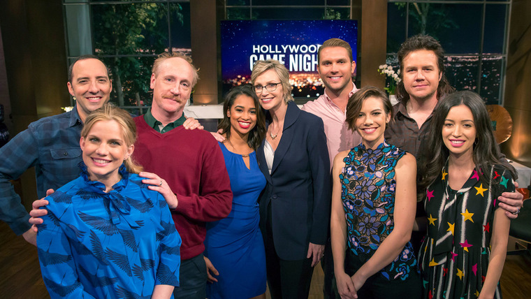 Hollywood Game Night — s05e01 — Veep vs. The Walking Dead