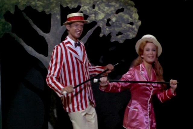 Green Acres — s02e08 — Eb Discovers the Birds and the Bees