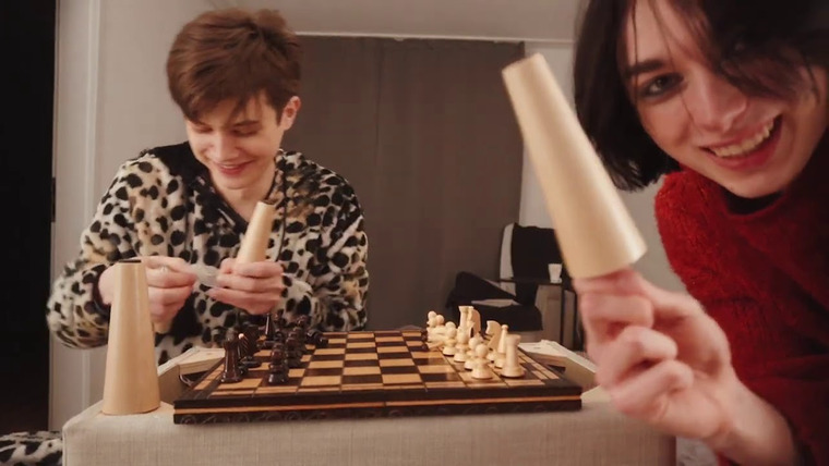 The Wineholics — s07e07 — Vlog, chess and Jakub showed his NUDE! All in one video. Just for you!