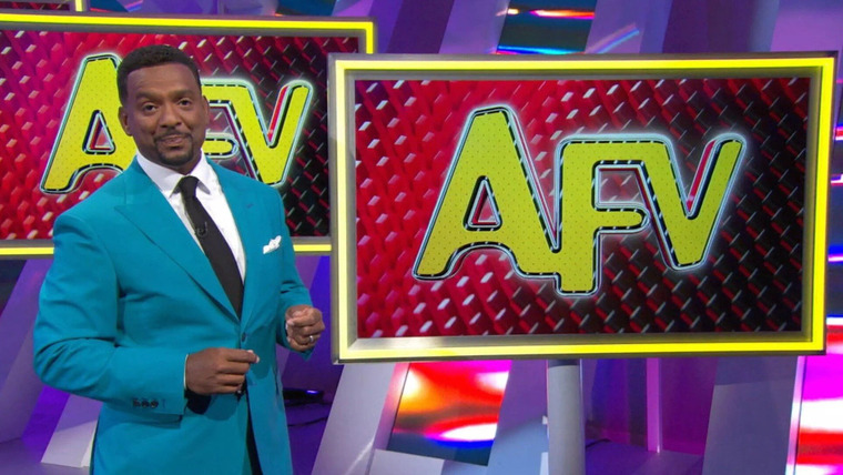 America's Funniest Home Videos — s32e02 — Influencer Flubs, You're Really Not Helping, and Pranks