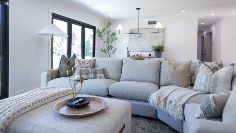 Christina on the Coast — s06e04 — Buckling Under the Timeline