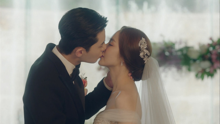 Что случилось с секретарём Ким? — s01e16 — What's Wrong with You, Kim Mi So?