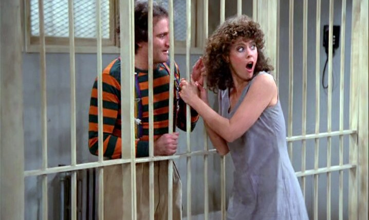Mork & Mindy — s04e18 — Cheerleaders in Chains