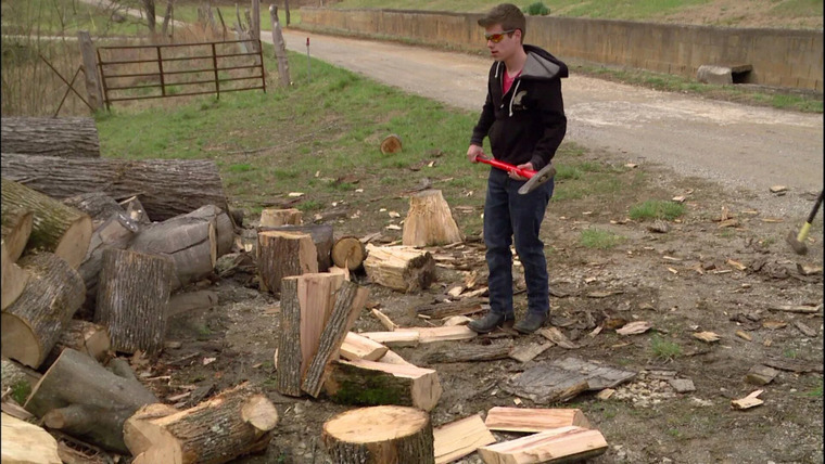 Bringing Up Bates — s04e05 — Tough Decisions and Large Ambitions