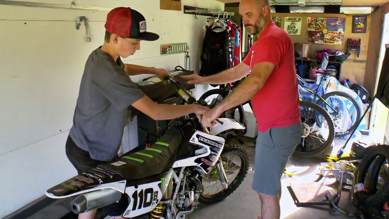 Going RV — s05e04 — Motorhome for Motorcycles