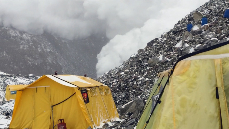 Nature Gone Wild — s01e12 — Everest Rumbles
