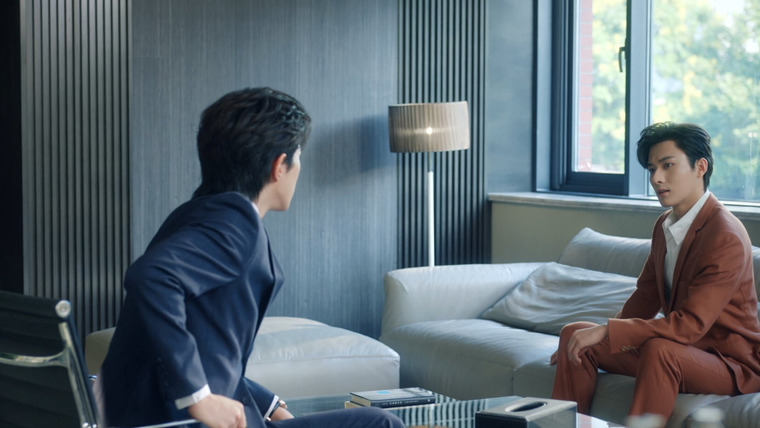 Poezdda jinsiy aloqa haqida erotik filmlar