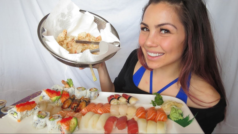 Veronica Wang — s04e16 — How to make Quick Shrimp Tempura and 초밥 Sushi 먹방 | Cook & Eat with Me — English Mukbang