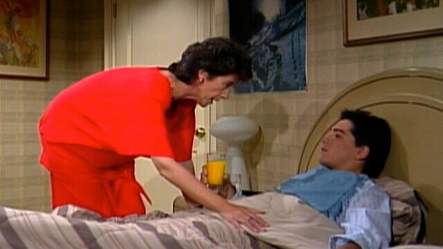Charles in Charge — s02e24 — Lillian Putts a Round