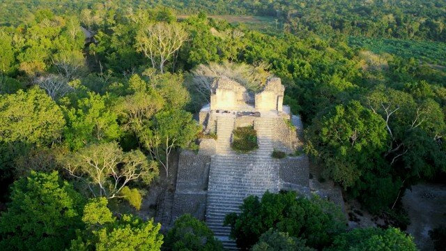 Затерянные города с Альбертом Лином — s02e02 — Megacity of the Maya Warrior King