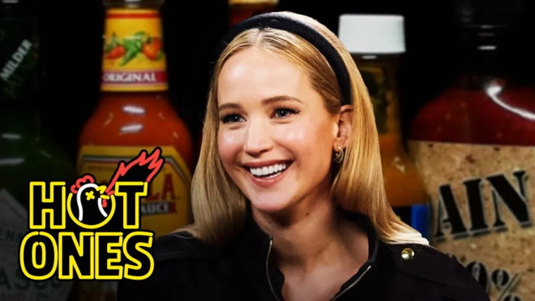 Hot Ones — s21e05 — Jennifer Lawrence Sobs in Pain While Eating Spicy Wings