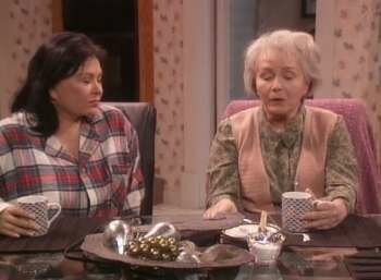 Roseanne — s09e22 — Arsenic and Old Mom