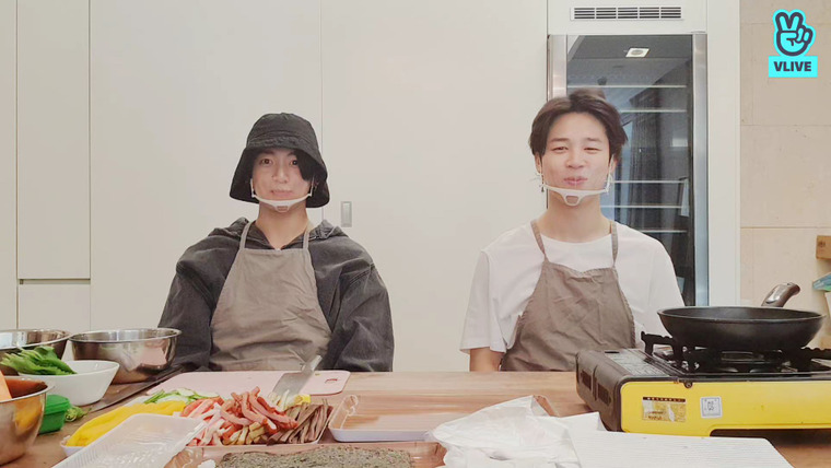BTS on V App — s06e46 — Today, we're really gimbap chefs