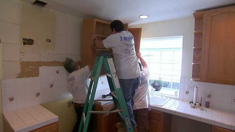 House Hunters Renovation — s2015e13 — A Young Family Upgrades to a Spacious Home They Can Renovate in Simi Valley, CA