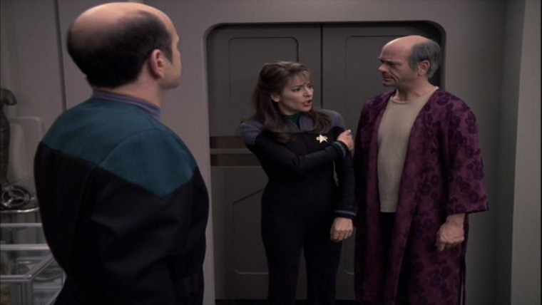 Star Trek: Voyager — s06e24 — Life Line
