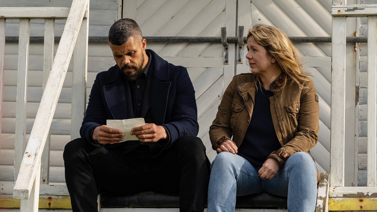 Перл из Уитстейбла — s03e06 — Someone Like Me