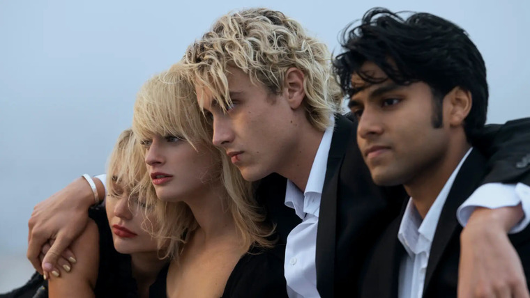 Мы были лжецами — s01e03 — The Ties Were Black, The Lies Were White