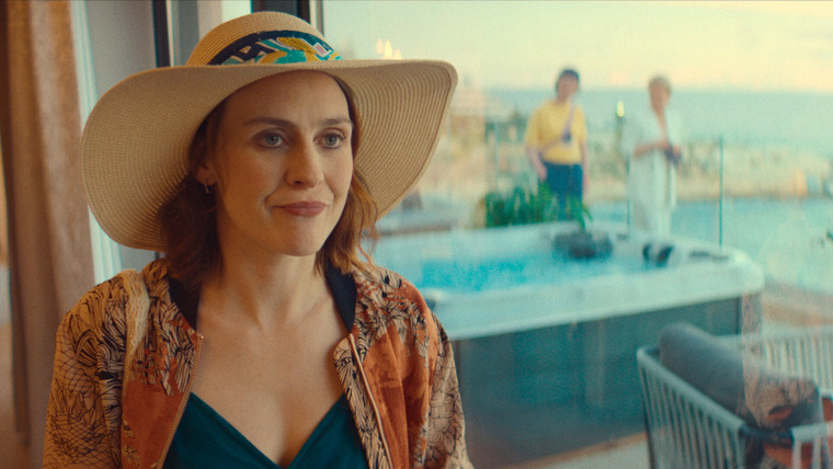 Как попасть на небеса из Белфаста — s01e04 — The Girl From Sagres