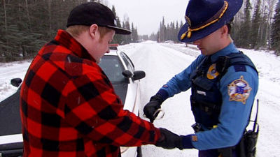 Полицейские на Аляске — s07e04 — 2-for-1 Takedown