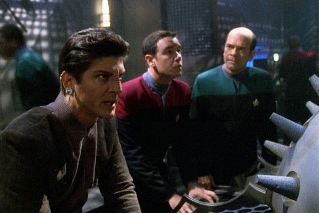 Star Trek: Voyager — s07e09 — Flesh and Blood, Part I
