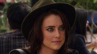 90210 — s05e09 — The Things We Do for Love