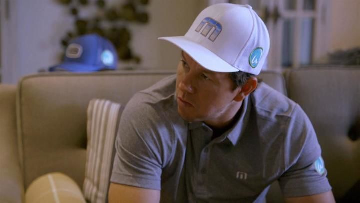 Wahlburgers — s08e05 — Where's the Beef?