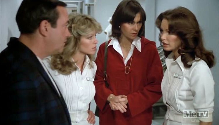 Charlie's Angels — s01e18 — Terror on Ward One