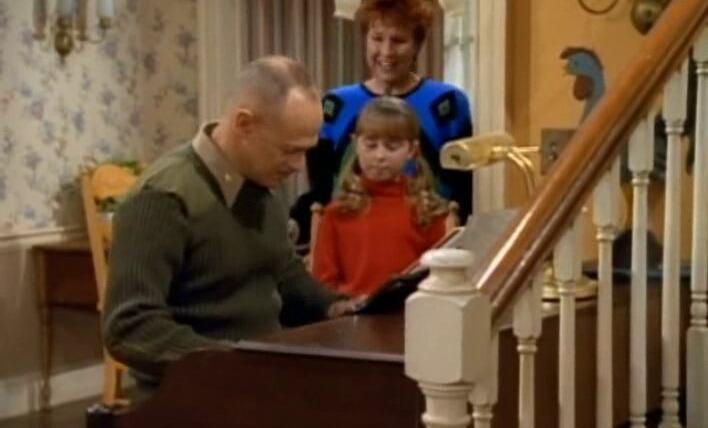 Папочка-майор — s04e14 — Piano Lesson