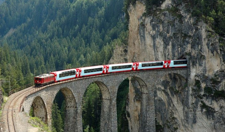 Mighty Trains — s01e01 — Glacier Express
